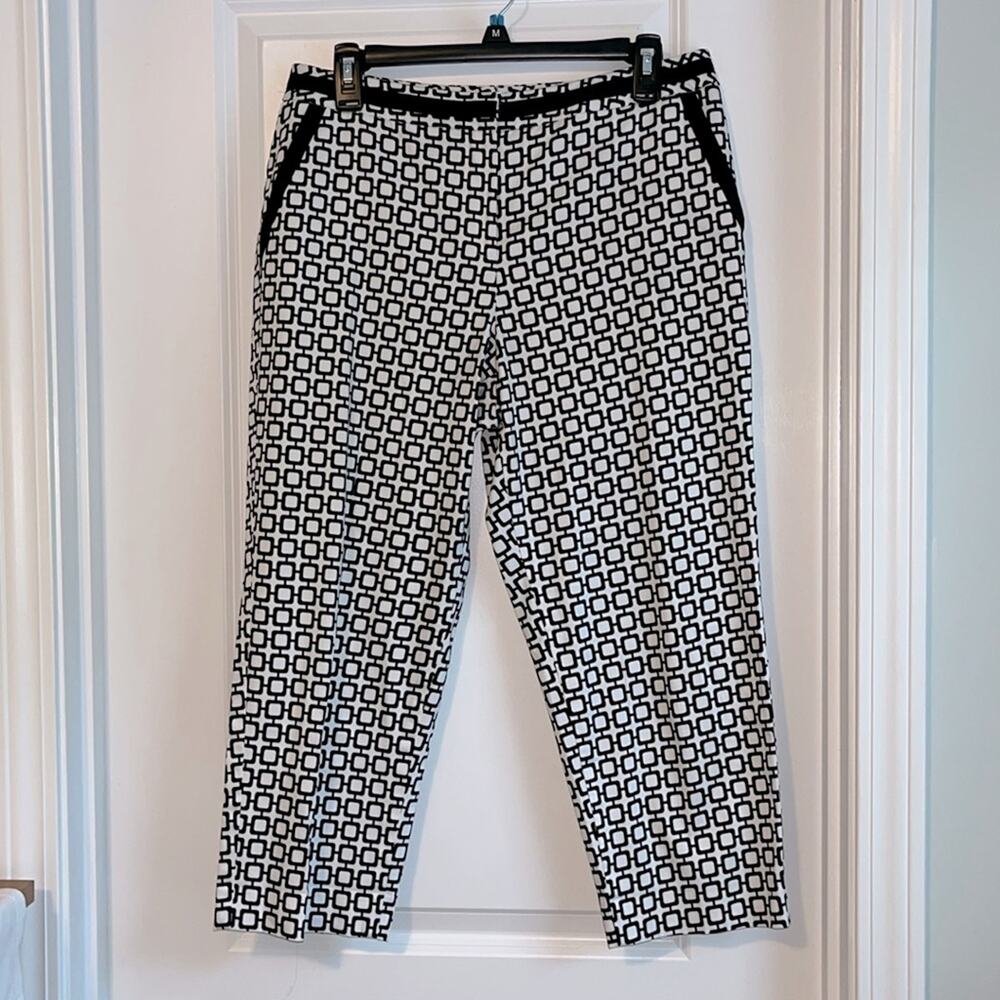 ⚡️ 3 for $30 ⚡️ Talbots Women’s 10P Black and White Geometric Print Crop Pants